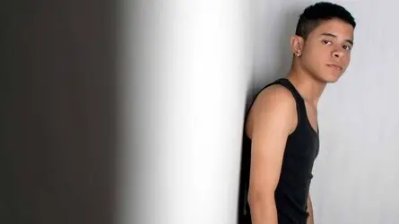 Starte eine Liveshow mit AaronBarton