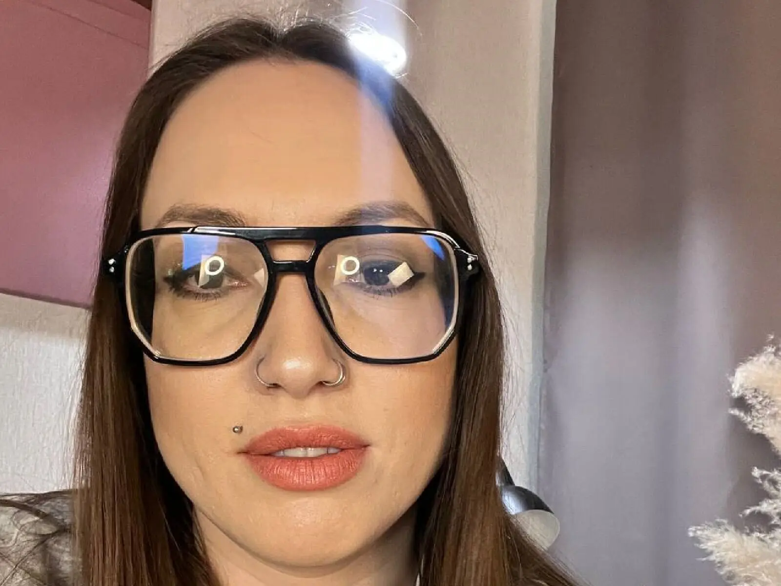 Starte eine Liveshow mit AleciaWood