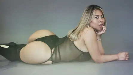 Starte eine Liveshow mit DanaJonass