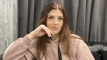 Starte eine Liveshow mit DoloresRyan