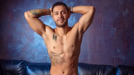 Starte eine Liveshow mit DylanBrooks