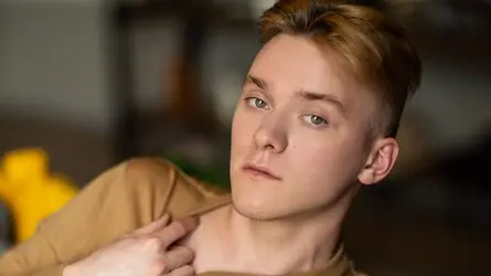 Starte eine Liveshow mit HenryRaymond
