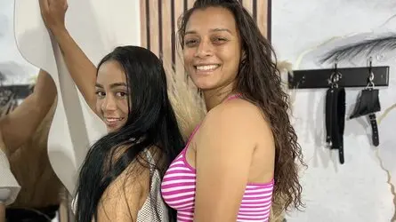 Starte eine Liveshow mit LucyAndBella