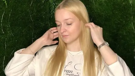 Starte eine Liveshow mit MadalineStehlik