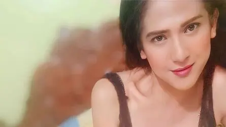 Starte eine Liveshow mit Mayie