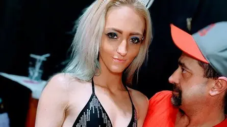 Starte eine Liveshow mit SurgeAndScarlett